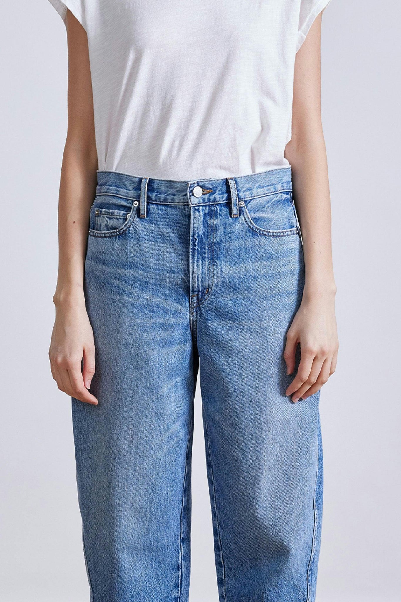 High Rise Mari Barrel Jean 5