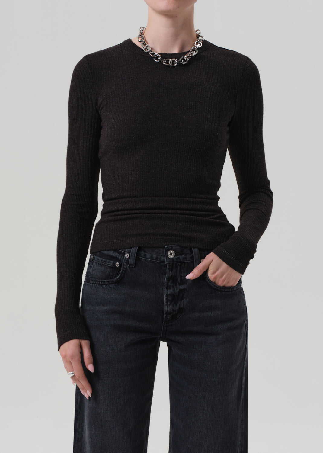Bina Crewneck 4