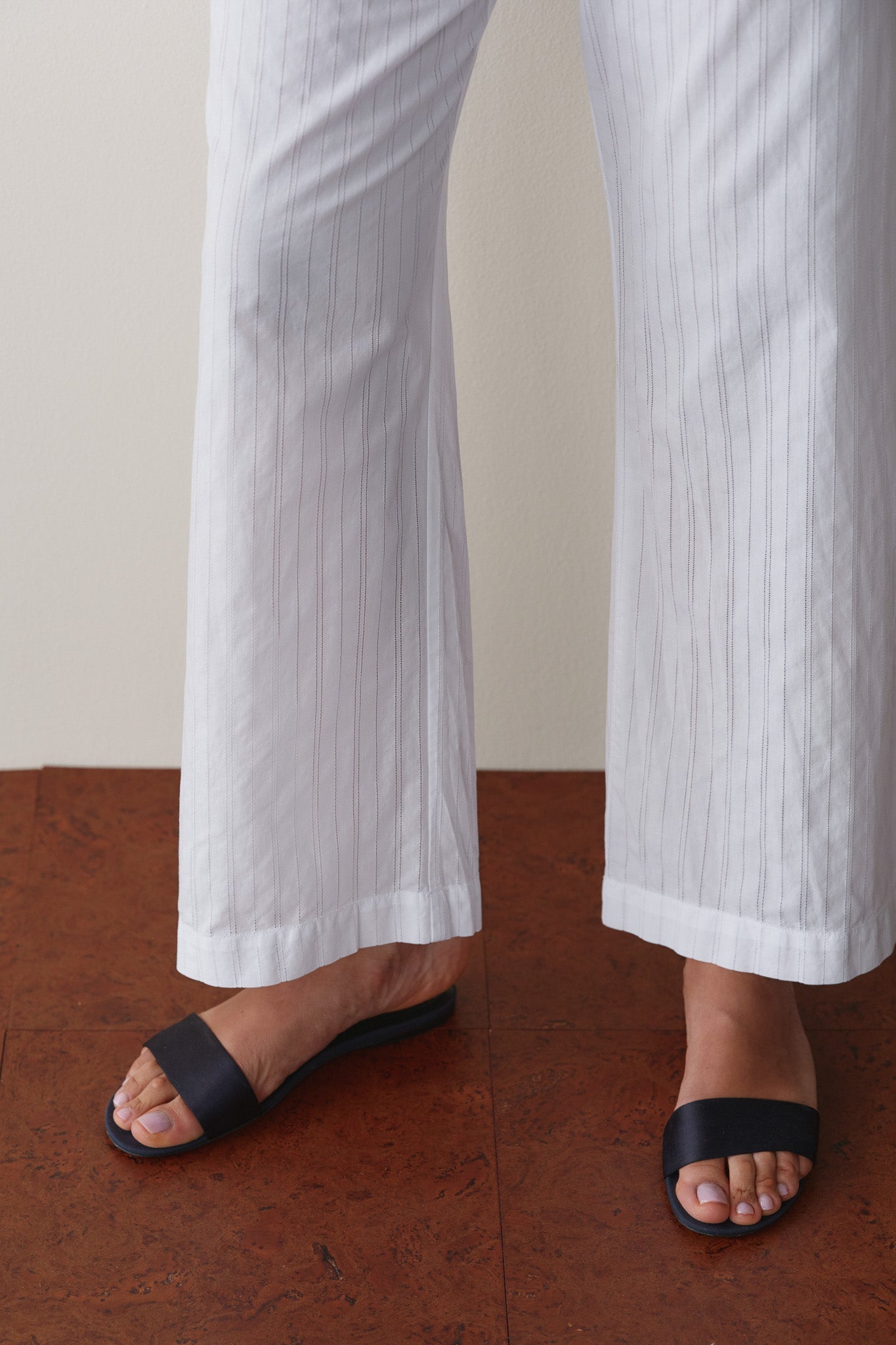 The Eyelet Pop Simple Crop Pant 3